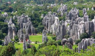 丽江门票景点价格怎么样对残疾人有优惠吗求丽江旅游各种攻略哈！哪些景点来丽江必去的谢谢